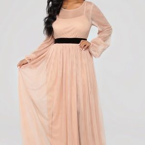 Fashion Nova XS Bubble Sleeve Mesh Maxi Dress
